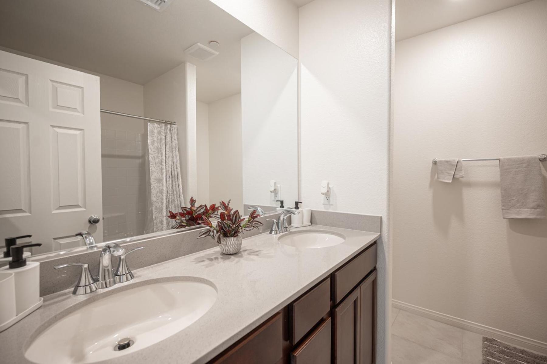 Beautiful Brand New 2 Bedroom Vegas Home! Fits 12 Or More,15-20 Minutes From Lv Strip Las Vegas Eksteriør bilde